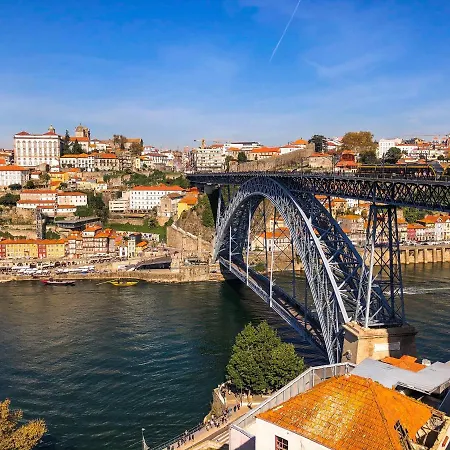 Hopstays Bridges - Downtown Apartman